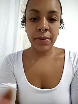 Julia Pretinha online show from March 2026 12:47:01 AM