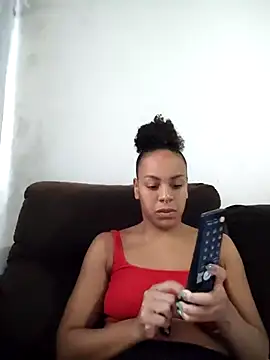 Julia Pretinha online show from April 2026 01:06:02 PM