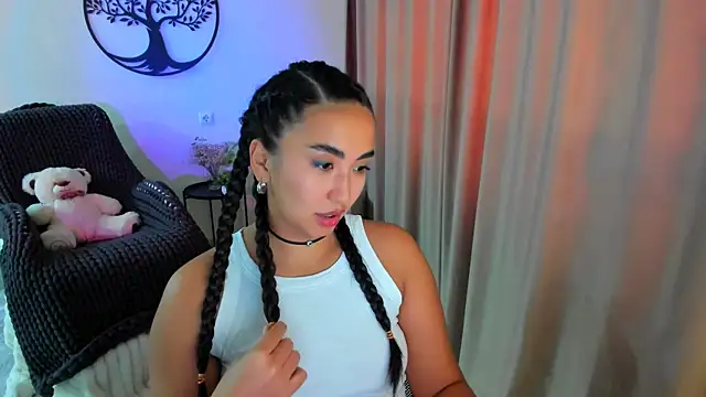 worldofkim online show from November 2025 08:34:02 AM