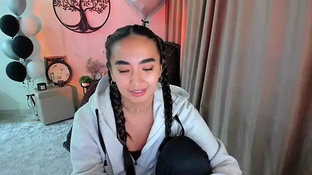 worldofkim online show from March 2026 01:11:02 PM