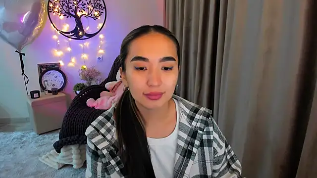 worldofkim online show from April 2026 03:56:01 PM