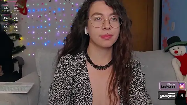 Snapshot of leslyyu chatting on December 2024 11:38:02 PM leslyyu online show from December 2024 11:38:02 PM