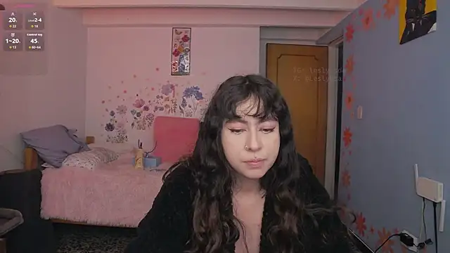 Snapshot of leslyyu chatting on October 2025 04:08:02 PM leslyyu online show from October 2025 04:08:02 PM