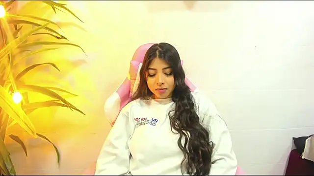 Snapshot of Miia_Thompsonn chatting on October 2025 04:17:01 PM Miia Thompsonn online show from October 2025 04:17:01 PM