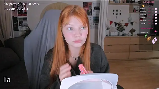 lil lia online show from October 2025 04:04:02 PM