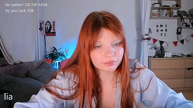 Snapshot of lil_lia chatting on May 2026 11:02:02 PM lil lia online show from May 2026 11:02:02 PM