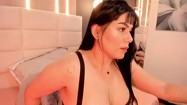 Miah gomez  online show from January 2025 07:05:01 PM