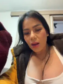 Snapshot of Miah_gomez_ chatting on April 2026 01:04:01 PM Miah gomez online show from April 2026 01:04:01 PM