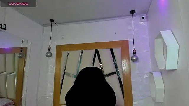 ary cooper  online show from October 2025 01:07:01 PM