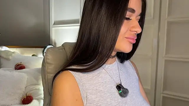 Snapshot of UrLillShy chatting on October 2025 01:13:02 AM UrLillShy online show from October 2025 01:13:02 AM