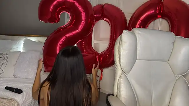 Snapshot of UrLillShy chatting on December 2025 01:26:02 AM UrLillShy online show from December 2025 01:26:02 AM