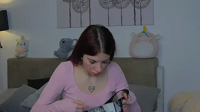 Snapshot of CassKiera chatting on October 2025 04:57:02 AM CassKiera online show from October 2025 04:57:02 AM
