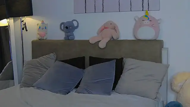 CassKiera online show from November 2025 06:03:02 AM