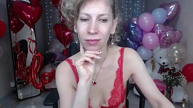 Snapshot of AdrianaSea chatting on February 2025 04:03:01 AM AdrianaSea online show from February 2025 04:03:01 AM