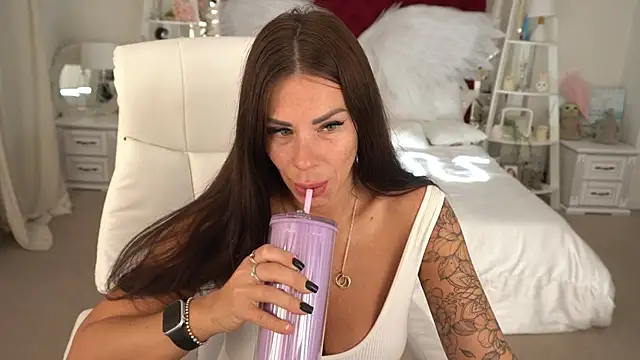 IsabellaFoxyy online show from September 2025 05:23:01 AM