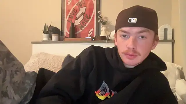 Snapshot of younghungginger chatting on February 2025 03:48:01 AM younghungginger online show from February 2025 03:48:01 AM