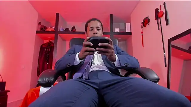 Snapshot of AlejoKhalifa_ chatting on May 2026 01:25:02 AM AlejoKhalifa online show from May 2026 01:25:02 AM