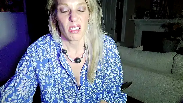 Snapshot of Glamazonx chatting on April 2026 02:14:01 AM Glamazonx online show from April 2026 02:14:01 AM