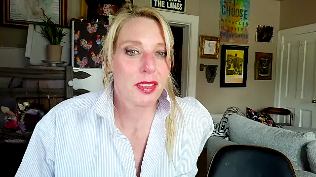 Snapshot of Glamazonx chatting on April 2026 07:08:02 PM Glamazonx online show from April 2026 07:08:02 PM