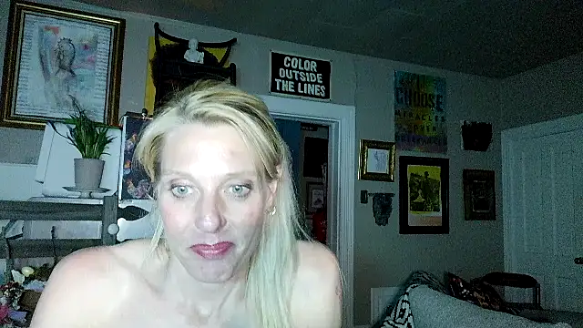 Snapshot of Glamazonx chatting on April 2026 07:12:02 AM Glamazonx online show from April 2026 07:12:02 AM
