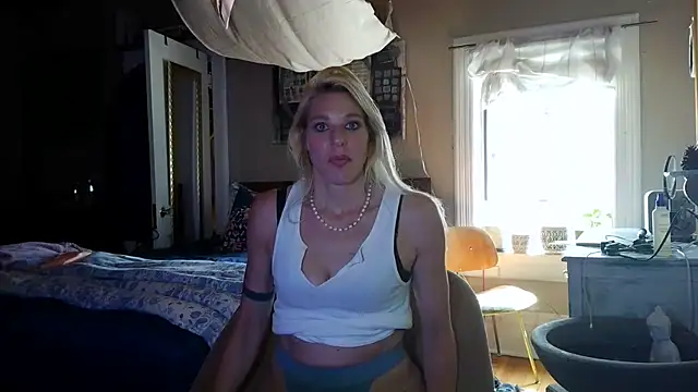 Snapshot of Glamazonx chatting on May 2026 04:36:02 PM Glamazonx online show from May 2026 04:36:02 PM