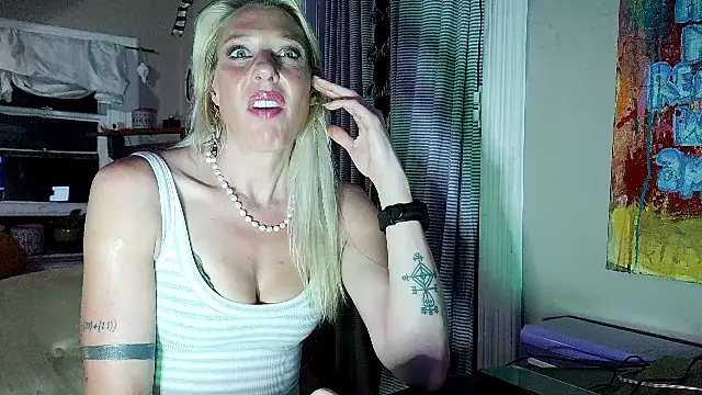 Snapshot of Glamazonx chatting on June 2026 03:12:01 AM Glamazonx online show from June 2026 03:12:01 AM