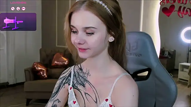 Britney Lynch online show from February 2025 08:38:02 PM