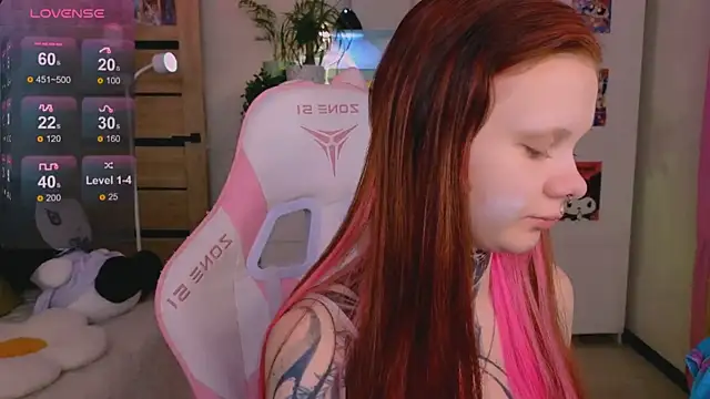 Britney Lynch online show from November 2025 10:10:02 PM