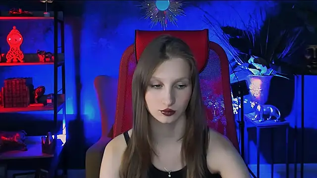 EllaHorton online show from March 2025 02:33:02 PM