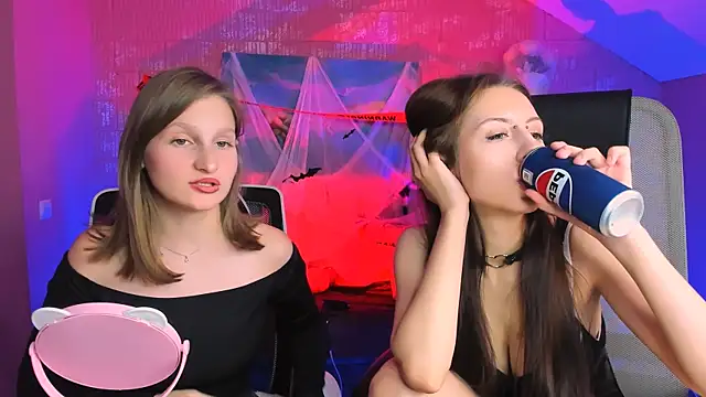 EllaHorton online show from October 2025 12:44:02 PM