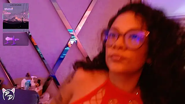 Snapshot of paula_daniela1 chatting on July 2026 11:42:02 PM paula daniela1 online show from July 2026 11:42:02 PM