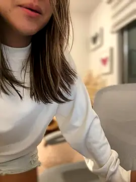 Zarah Blare online show from September 2025 03:52:02 AM