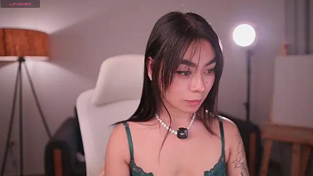Snapshot of GigiLee_ chatting on June 2026 11:37:01 PM GigiLee online show from June 2026 11:37:01 PM