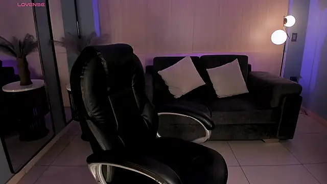 Snapshot of EloisaOlivero chatting on October 2025 11:40:01 AM EloisaOlivero online show from October 2025 11:40:01 AM
