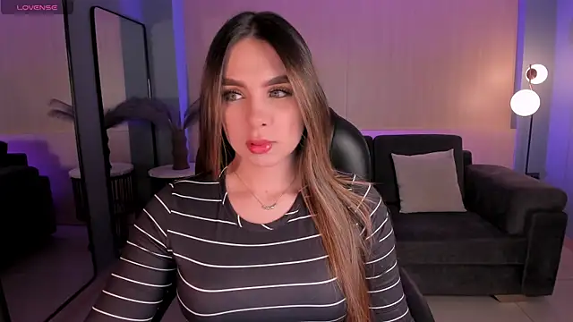 Snapshot of EloisaOlivero chatting on October 2025 12:04:02 PM EloisaOlivero online show from October 2025 12:04:02 PM