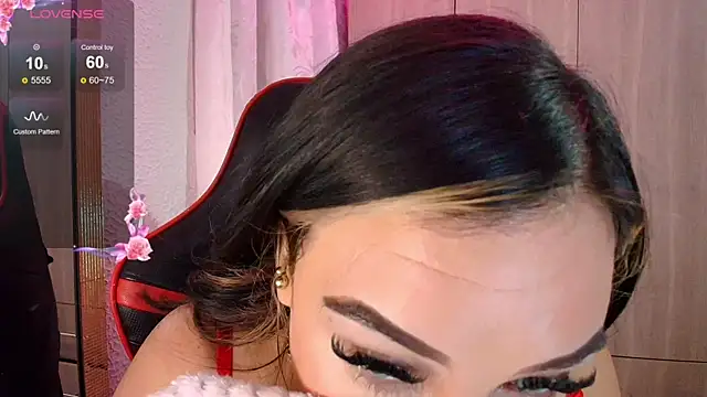 Snapshot of leahtemptation3 chatting on June 2026 06:25:02 PM leahtemptation3 online show from June 2026 06:25:02 PM
