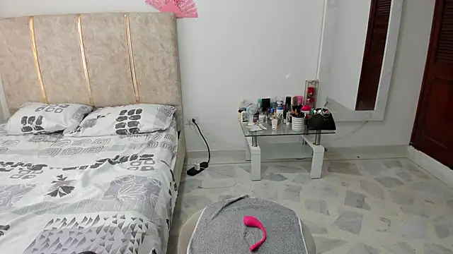 EnyelDavies online show from November 2025 03:58:02 PM