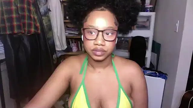 Snapshot of goddessdaisysky chatting on September 2025 02:43:02 PM goddessdaisysky online show from September 2025 02:43:02 PM