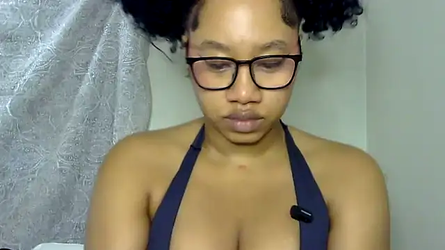 Snapshot of goddessdaisysky chatting on November 2025 05:13:02 PM goddessdaisysky online show from November 2025 05:13:02 PM