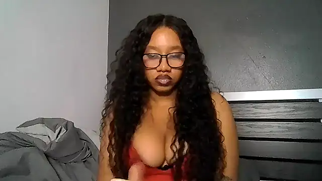 Snapshot of goddessdaisysky chatting on March 2026 04:05:01 AM goddessdaisysky online show from March 2026 04:05:01 AM