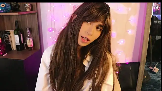 Snapshot of _lucy_white_ chatting on December 2024 02:02:01 AM  lucy white  online show from December 2024 02:02:01 AM