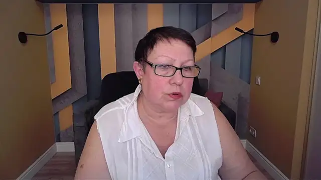 BarbaraTurners online show from December 2025 07:33:02 PM