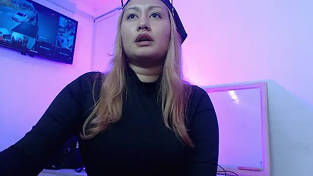 Snapshot of KorayRoussel chatting on February 2026 03:02:02 PM KorayRoussel online show from February 2026 03:02:02 PM