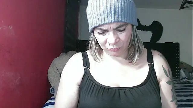 Snapshot of charlotedoll chatting on February 2026 01:42:02 AM charlotedoll online show from February 2026 01:42:02 AM