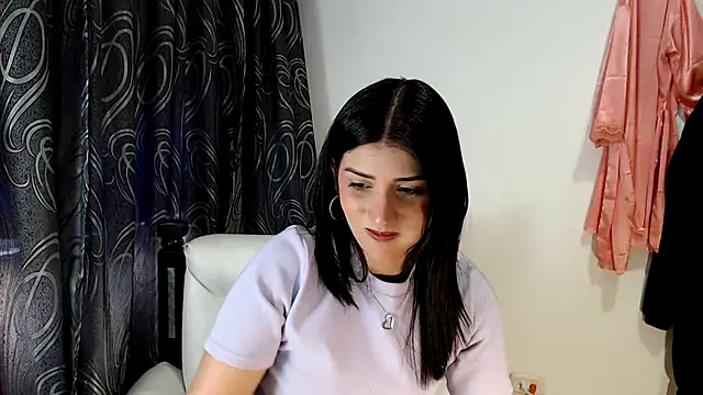 Snapshot of ZajiraShane chatting on January 2025 01:19:02 PM ZajiraShane online show from January 2025 01:19:02 PM