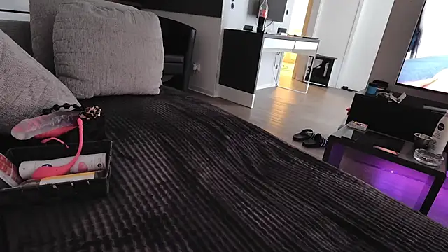 Hot ToyBoy6974 online show from March 2025 06:53:01 AM