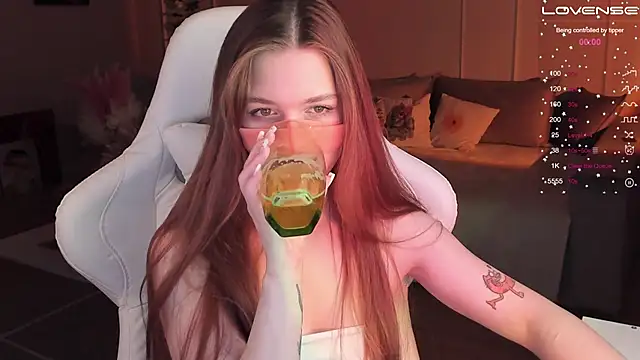 Frau Lina online show from February 2025 06:24:02 PM