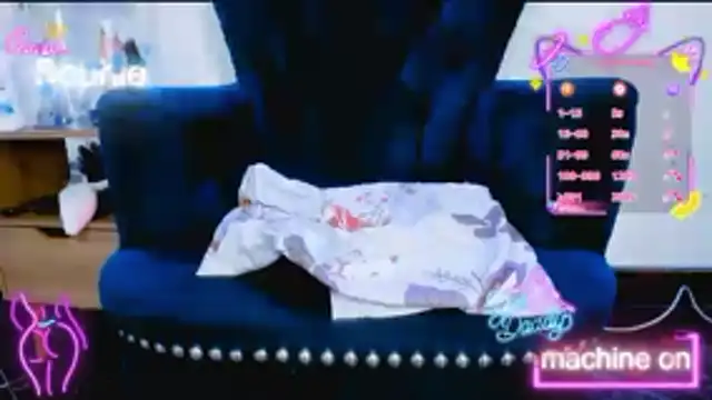 Snapshot of Sophiehuntress chatting on June 2026 06:52:02 AM Sophiehuntress online show from June 2026 06:52:02 AM