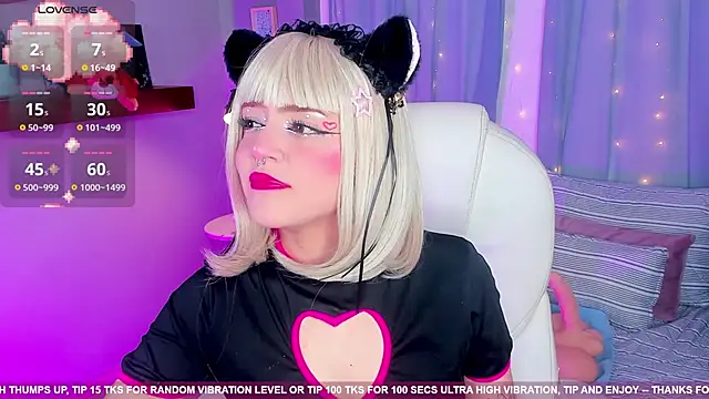 Snapshot of Tiny__Emmy chatting on January 2025 09:24:02 AM Tiny Emmy online show from January 2025 09:24:02 AM