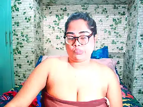 Snapshot of Indian_Lola00 chatting on July 2026 07:46:01 PM Indian Lola00 online show from July 2026 07:46:01 PM